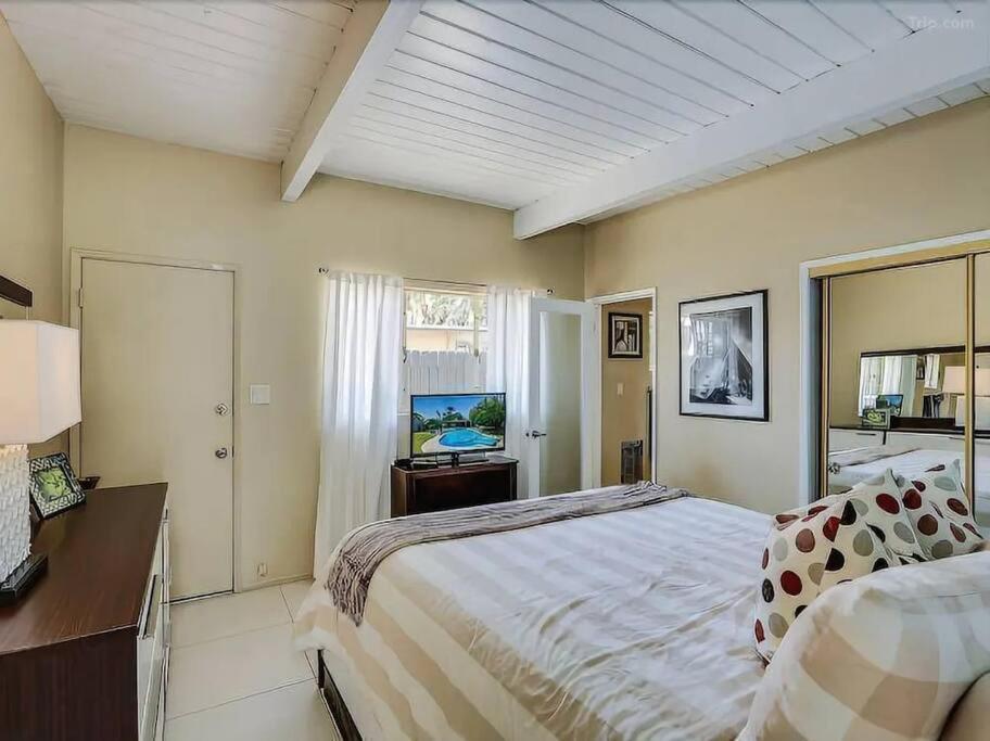 Serene 4 Bed 3 Bath Heated Pool Natural Backyard Heart Of 棕榈泉 外观 照片