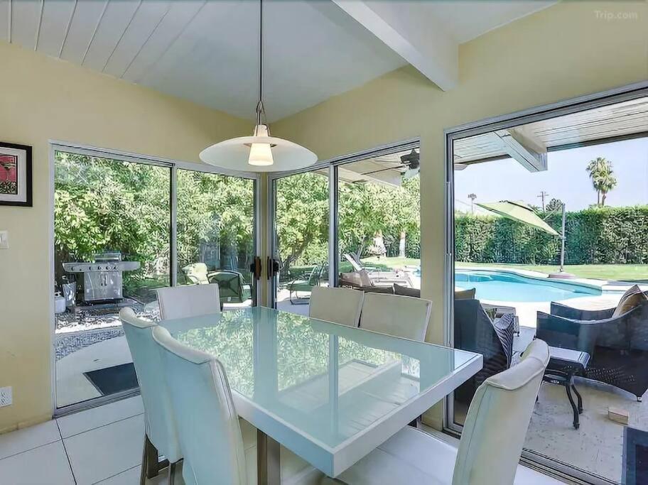 Serene 4 Bed 3 Bath Heated Pool Natural Backyard Heart Of 棕榈泉 外观 照片